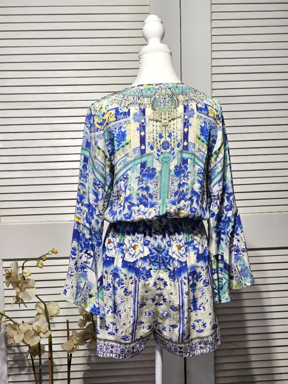 Camilla Women's Porcelain Paradise Wide Sleeve Tie Front Playsuit Size XS 3697 - Picture 5 of 14